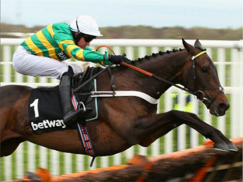 Buveur d'Air, Figthing Fifth Hurdle Gr.1 à Newcsastle